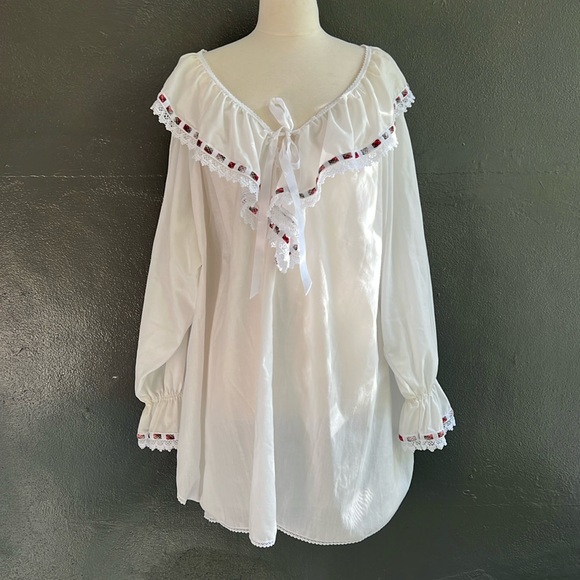 White Ruffled Women's Renaissance Top - Picture 1 of 9